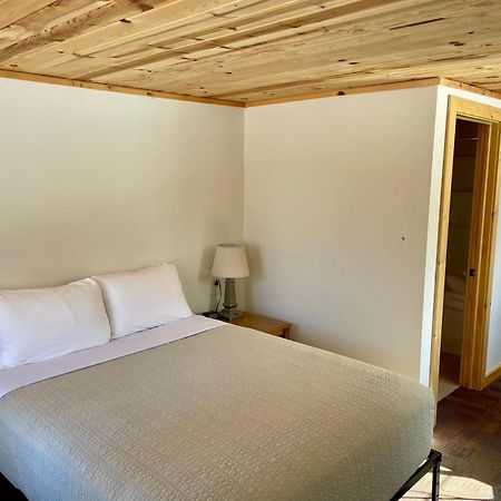 Hanging Horn Lakeside Resort Moose Lake Εξωτερικό φωτογραφία