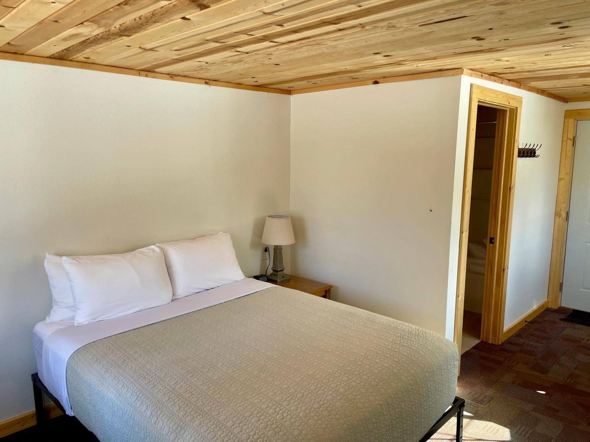 Hanging Horn Lakeside Resort Moose Lake Εξωτερικό φωτογραφία