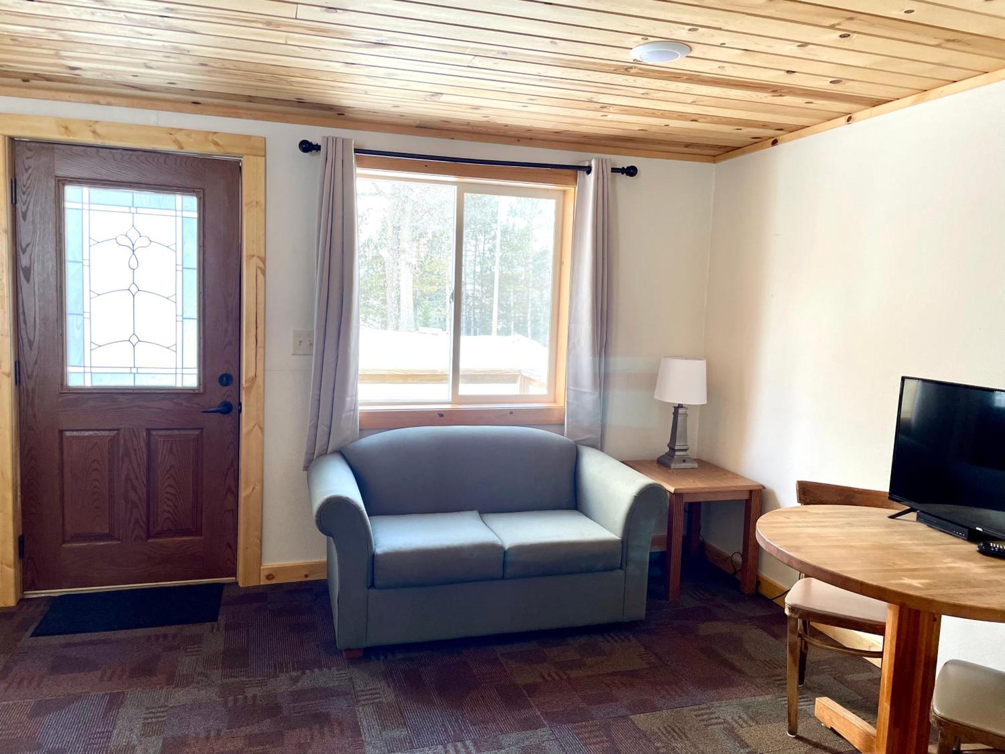 Hanging Horn Lakeside Resort Moose Lake Εξωτερικό φωτογραφία
